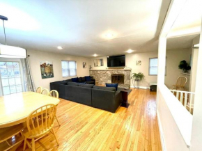 Large Ranch-King Bed-Fenced-Pets-Kids-Pool Table